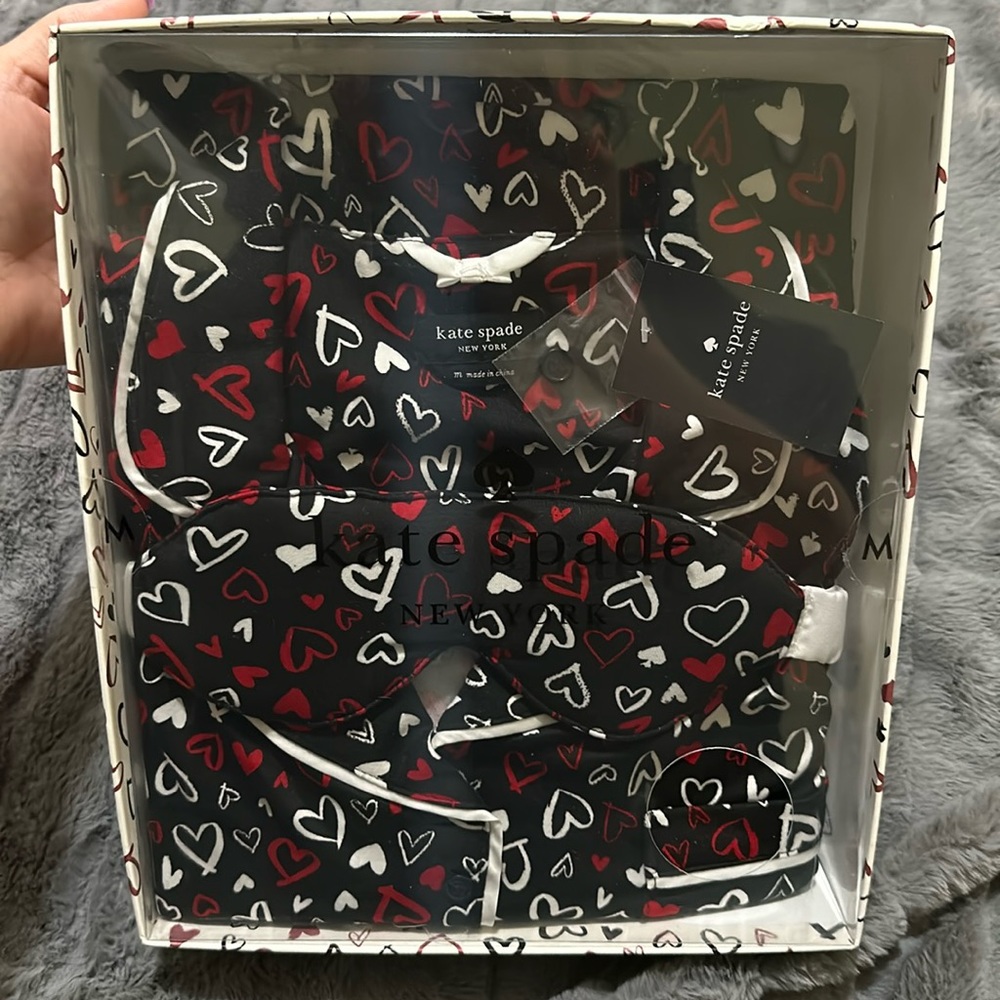 Kate Spade Long Sleeved Pants Boxed Pajama Set Size Medium NWT